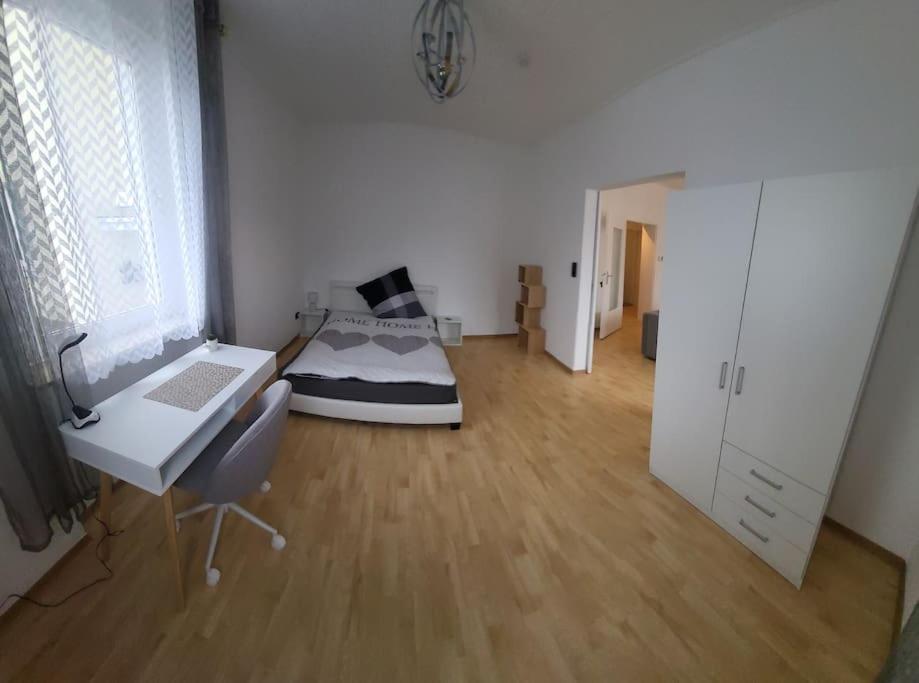 Appartement Moeblierte 3-zi Naehe Bwzk *